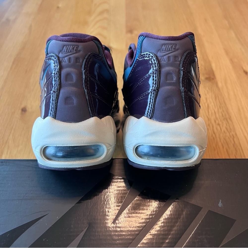 Nike Air Max Women's Sneakers in Purple and Blue - Picture 5 of 7
